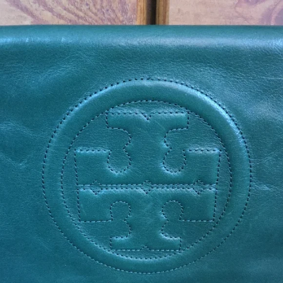 Green Leather Chain Shoulder Bag - Picture 2 of 5